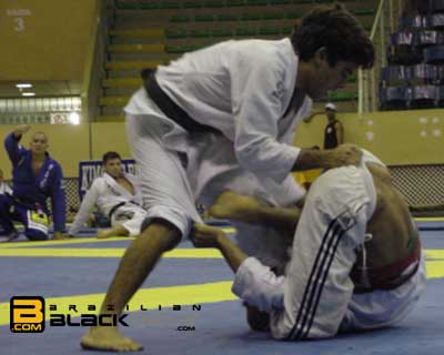 Felipe Costa passing the guard.